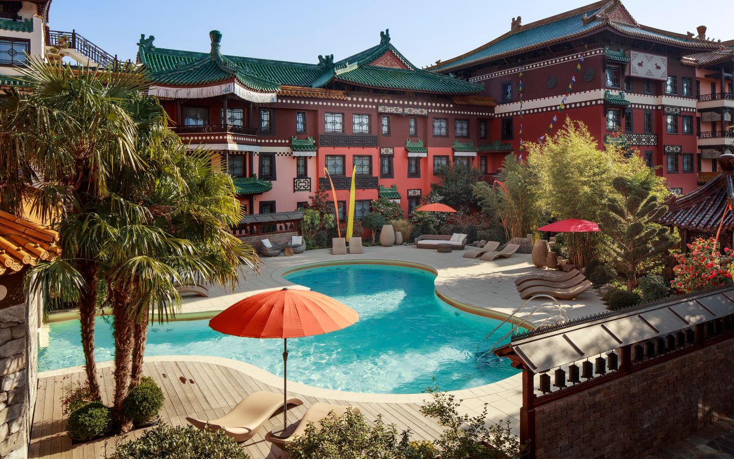 Hotel Ling Bao Pool