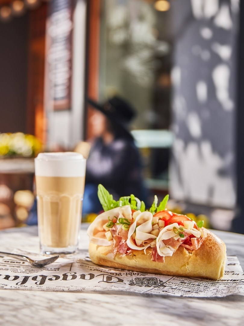 hm-lillis-cafe-2026_01.jpg