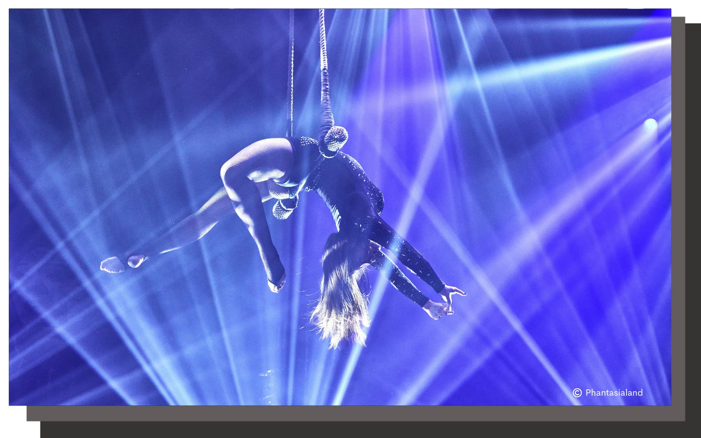 Die Datei phantasialand-shows-nobis_01.zip herunterladen