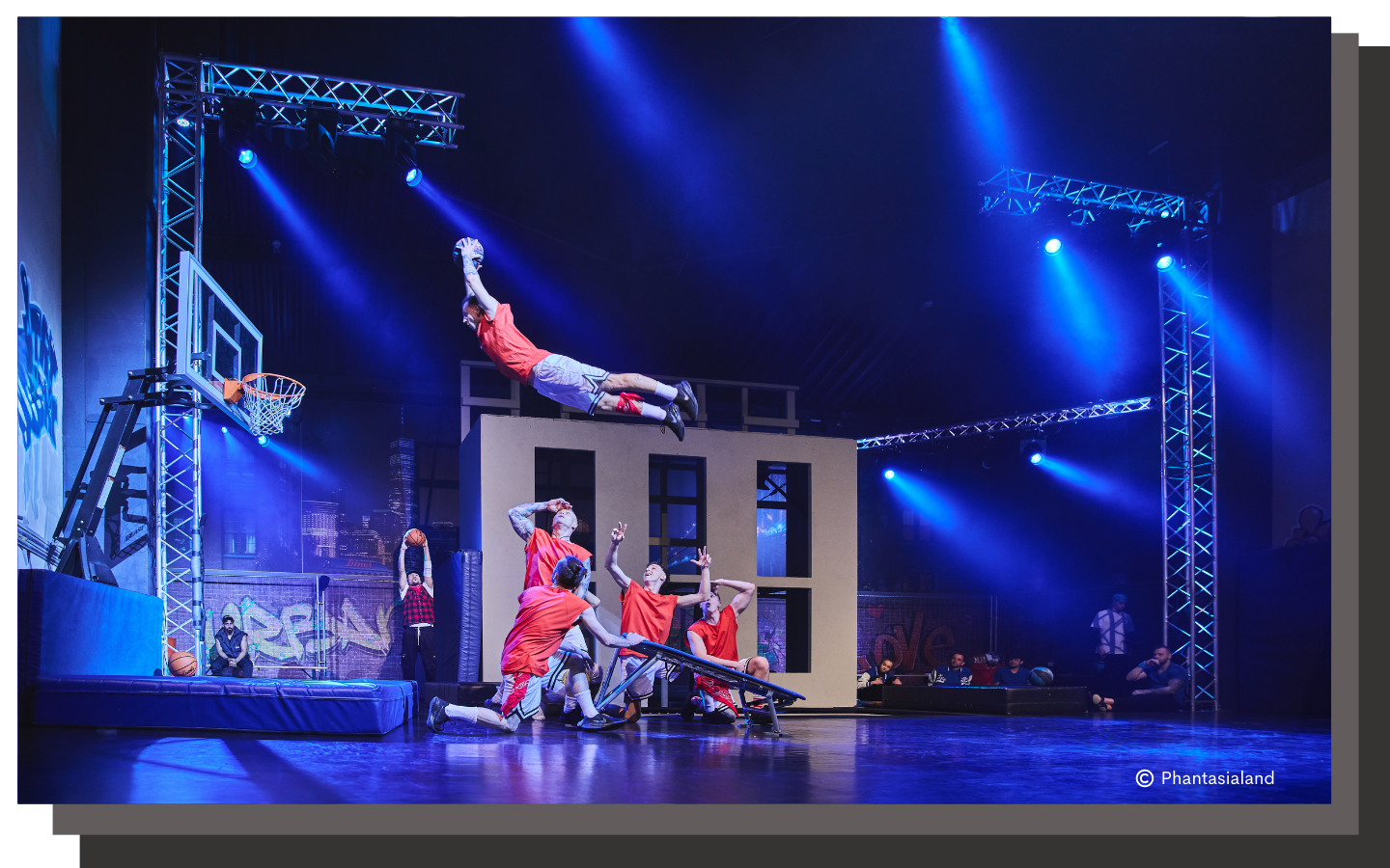 Die Datei phantasialand-shows-battleofthebest_01.zip herunterladen